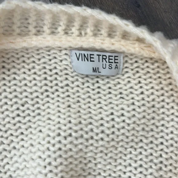 Beautiful Vine Tree sweater w flowers - Picture 2 of 8